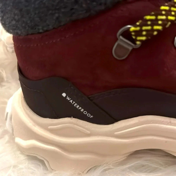 NWT Sorel Women’s Kinetic Breakthru Conquest Sneaker Boots Size 7.5. Burgandy - Picture 8 of 9